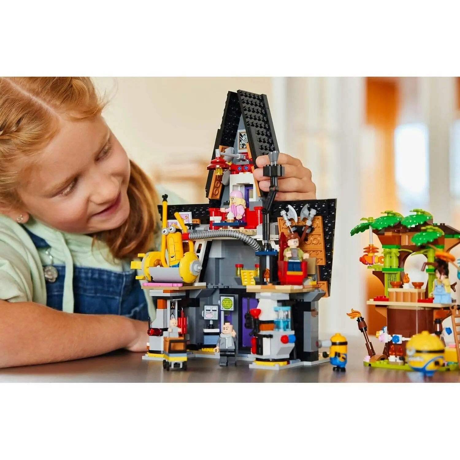 LEGO 75583 Minions and Gru's Family Mansion - Despicable Me 4