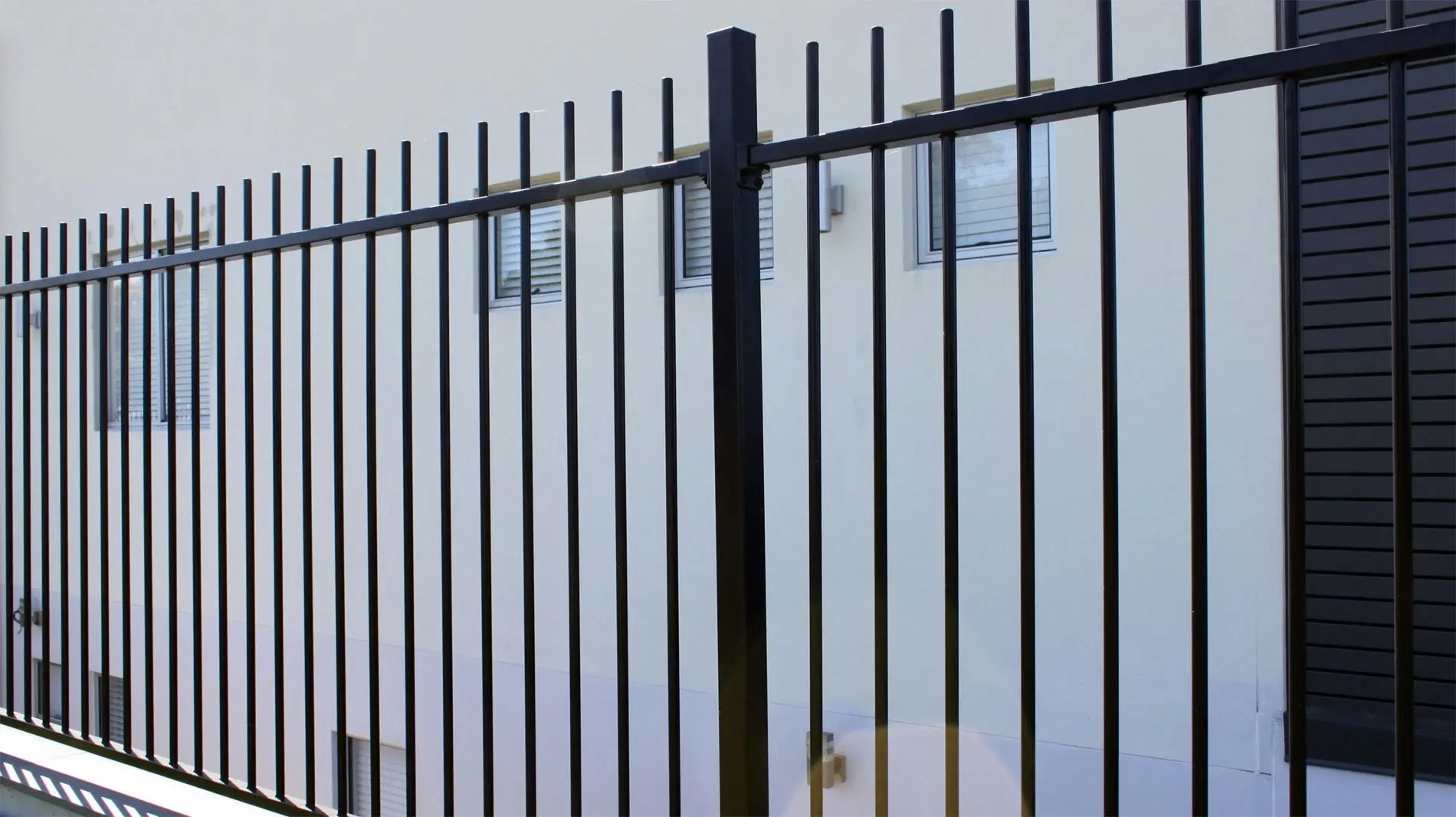 Aluminium Pool Fencing Post 50x50mm x 2100mm Grey