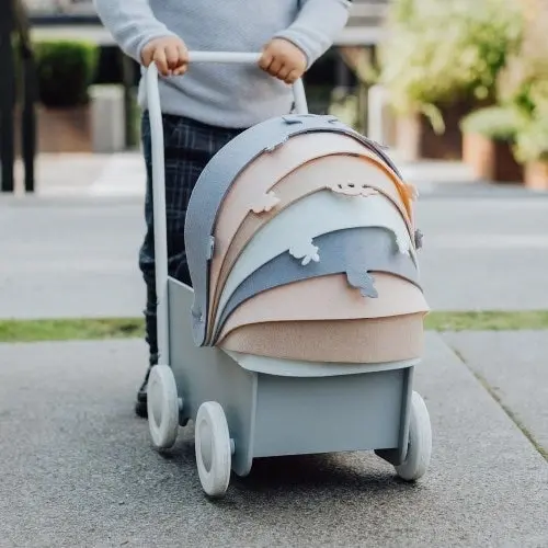 Skrallan - Wooden Pram with Felt Hood