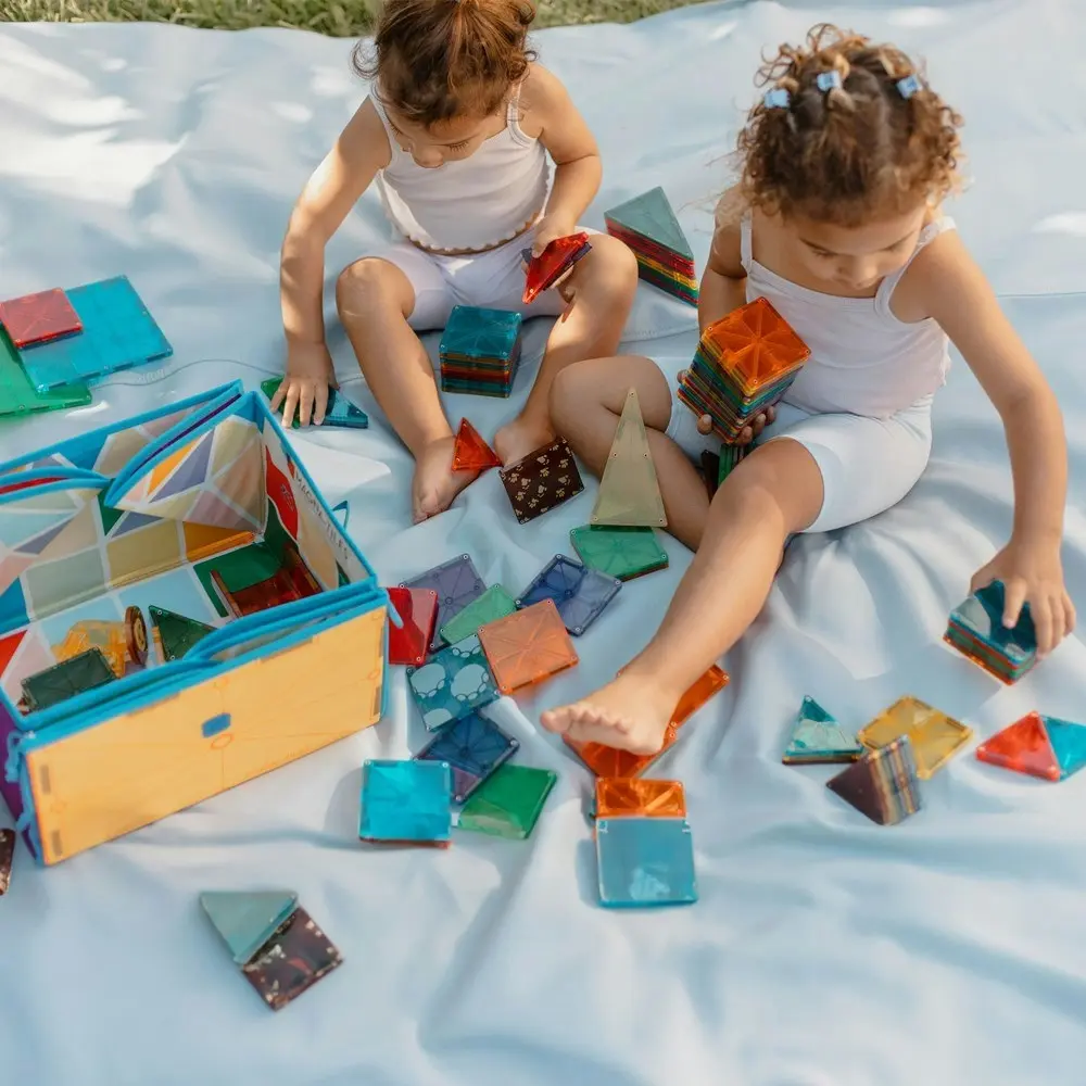 MAGNA-TILES - Storage Bin & Interactive Play Mat