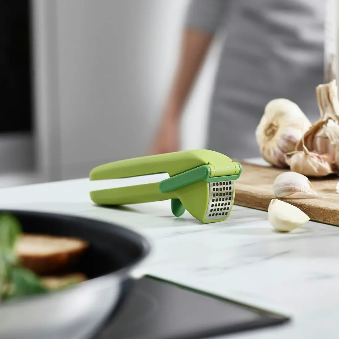 Joseph Joseph CleanForce Garlic Press - Green