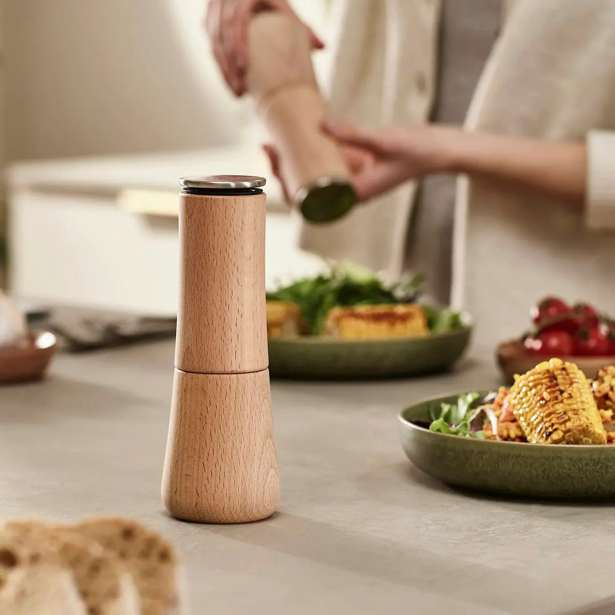 Joseph Joseph Milltop Wood No-spill Pepper Mill - Beech