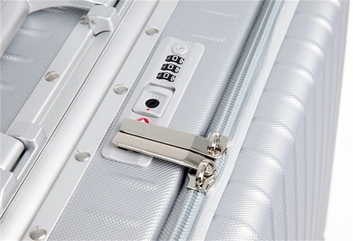 Suissewin Swiss Aluminium Luggage Suitcase Lightweight TSA locker 8 wheels Check In HardCase SN8610B Silver