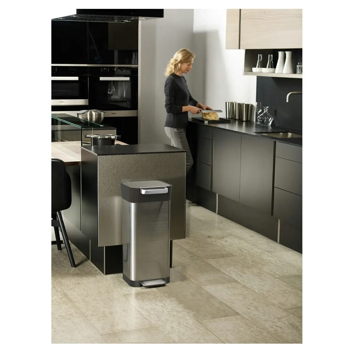 Joseph Joseph Titan 20L Trash Compactor Kitchen Bin