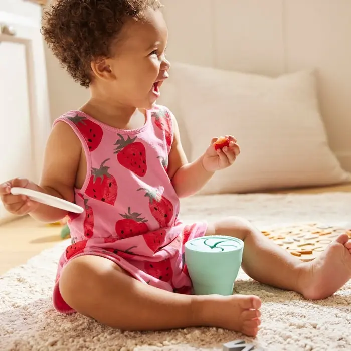 Munchkin Spill-proof Toddler Snack Catcher Container With Soft Flaps - Mint