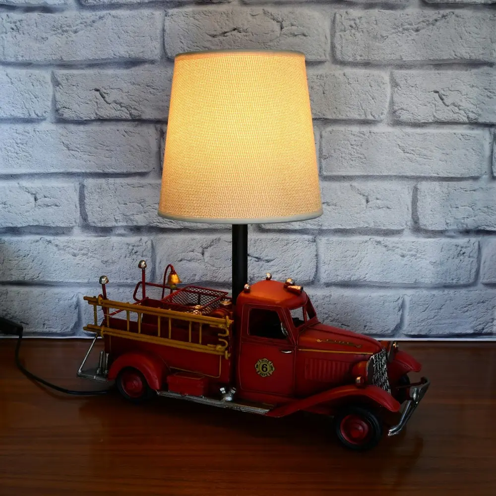 Auto Petit USB LED Desk/Table Lamp Fire Engine Vehicle Home Décor 32x31cm Red