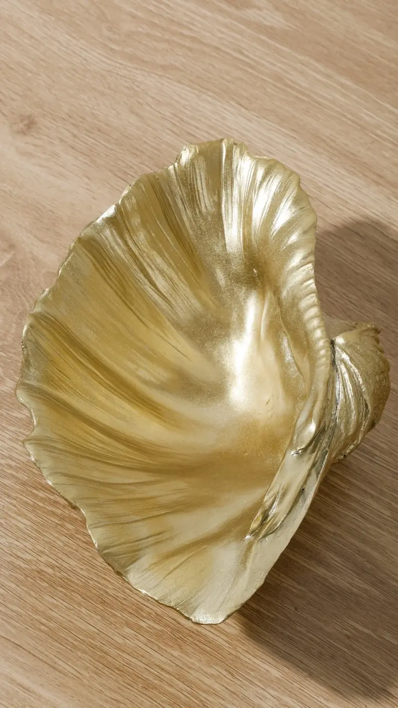 Resin Clam Golden Shell 25 x 15 x 8cm