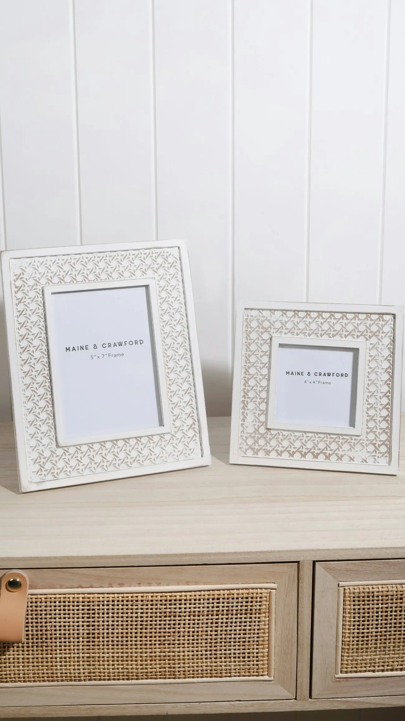 Arrow Rectangle Photo Frame  27 x 22 x 2cm