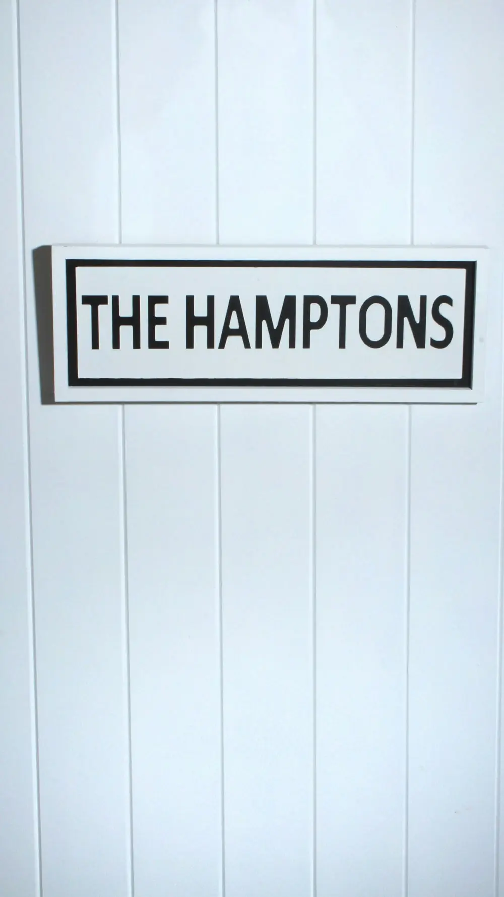 Hume Wood The Hamptons Sign