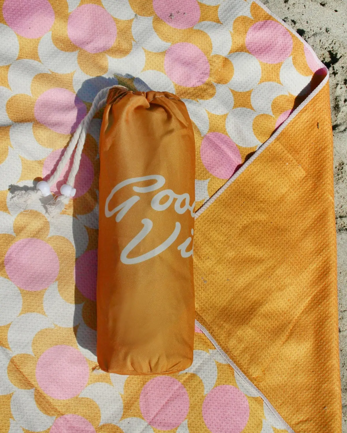 Premium Quick Dry Beach Towel - Retro Dot