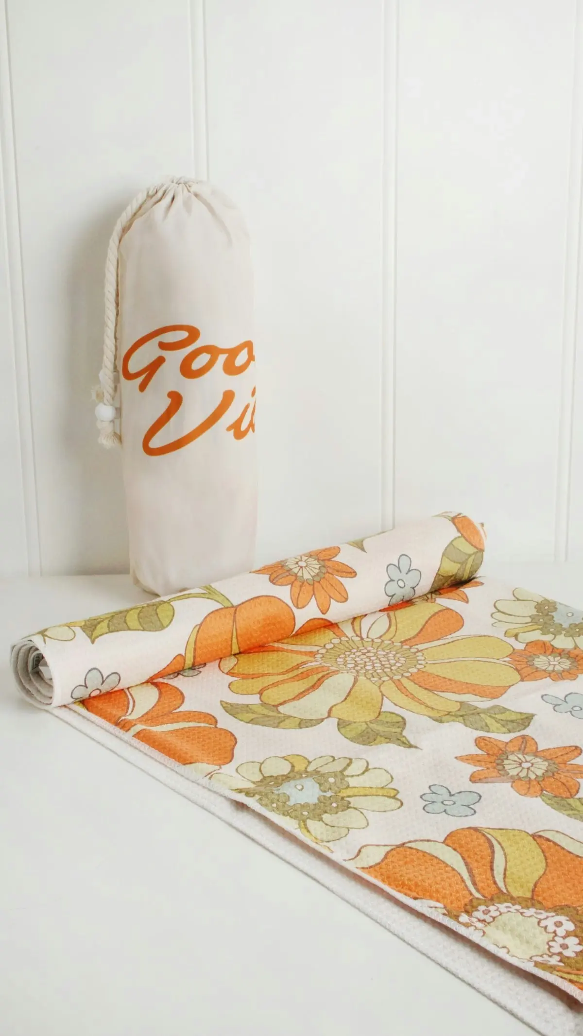 Premium Quick Dry Beach Towel- 70s Floral