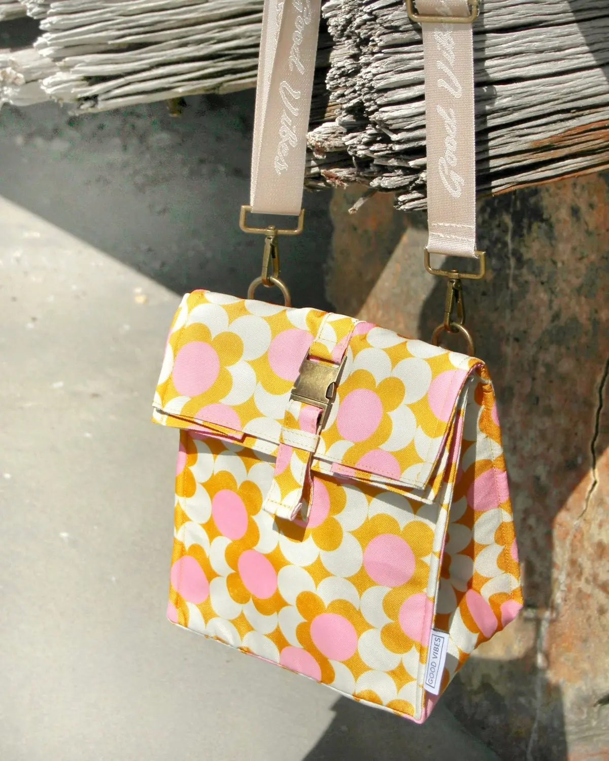 Insulated Lunch Bag (24 x 21 x 15cm) - Retro Dot