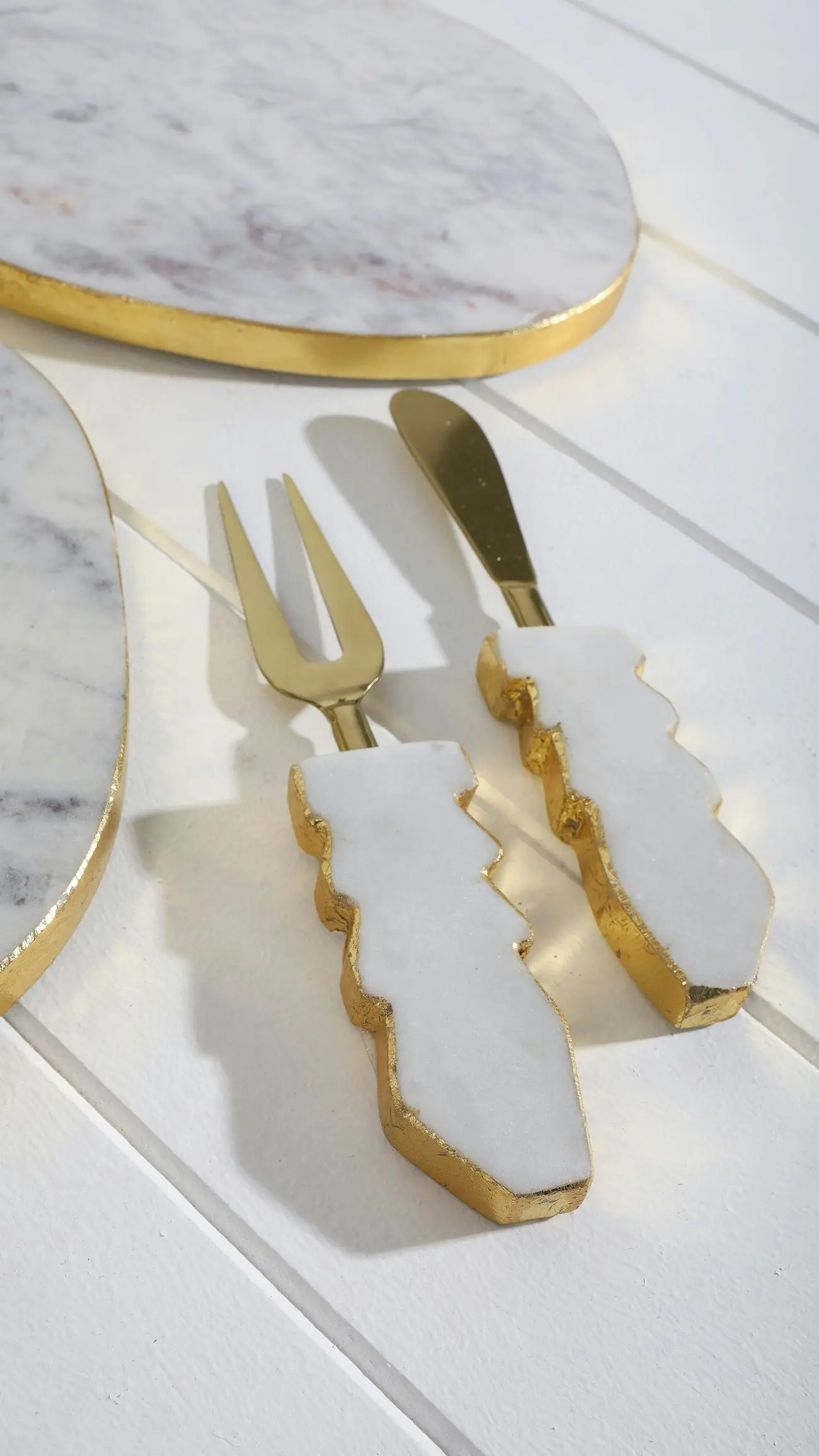 Wonda Marble Set Of 2 Cheese Knives With Gold Foil