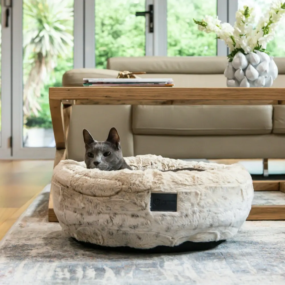 Superior Pet Goods Harley Dog Bed Light Brindle Faux Fur Jumbo 110x110x25cm