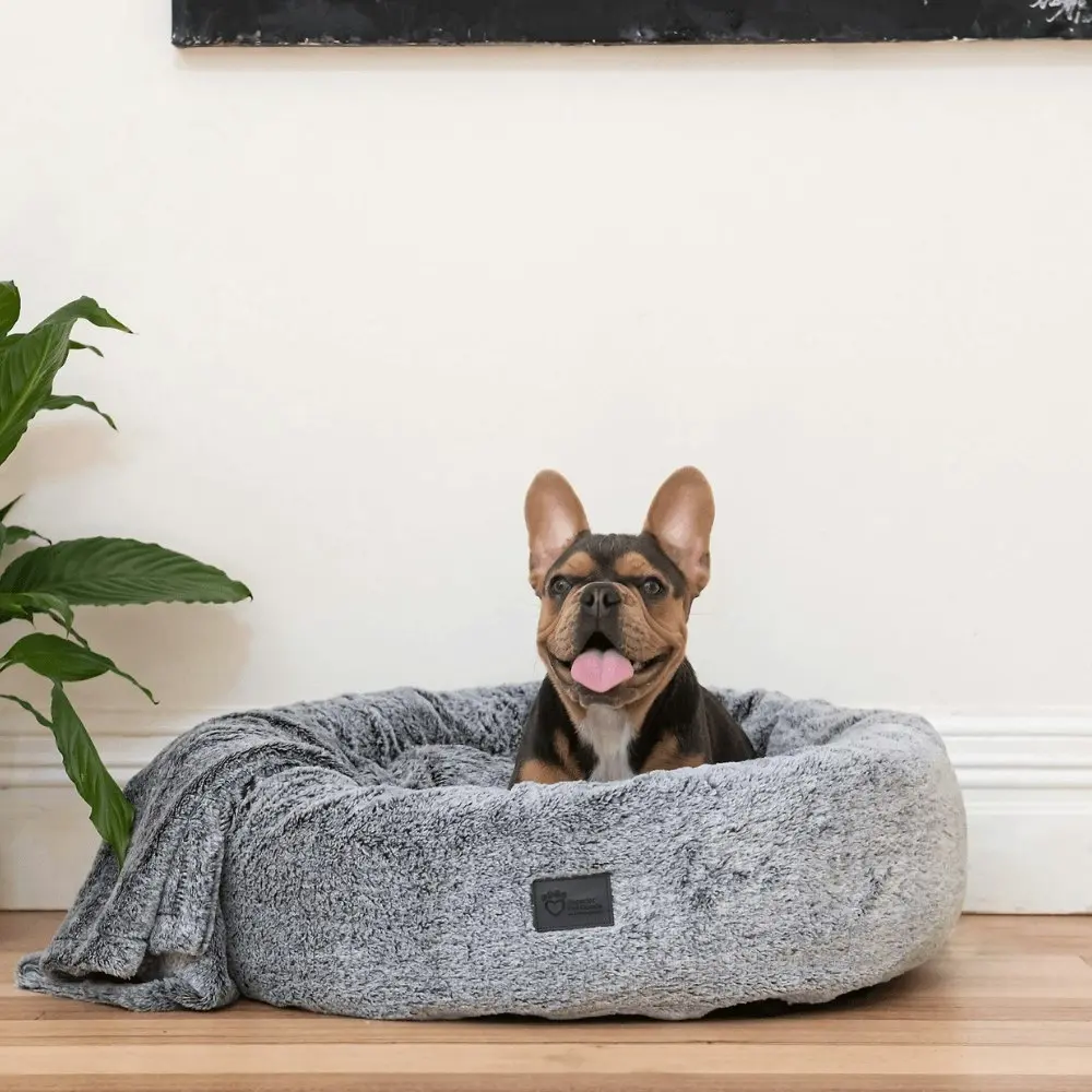 Superior Pet Goods Harley Plush Calming Dog Bed Artic Faux Fur Small 40x40x16cm