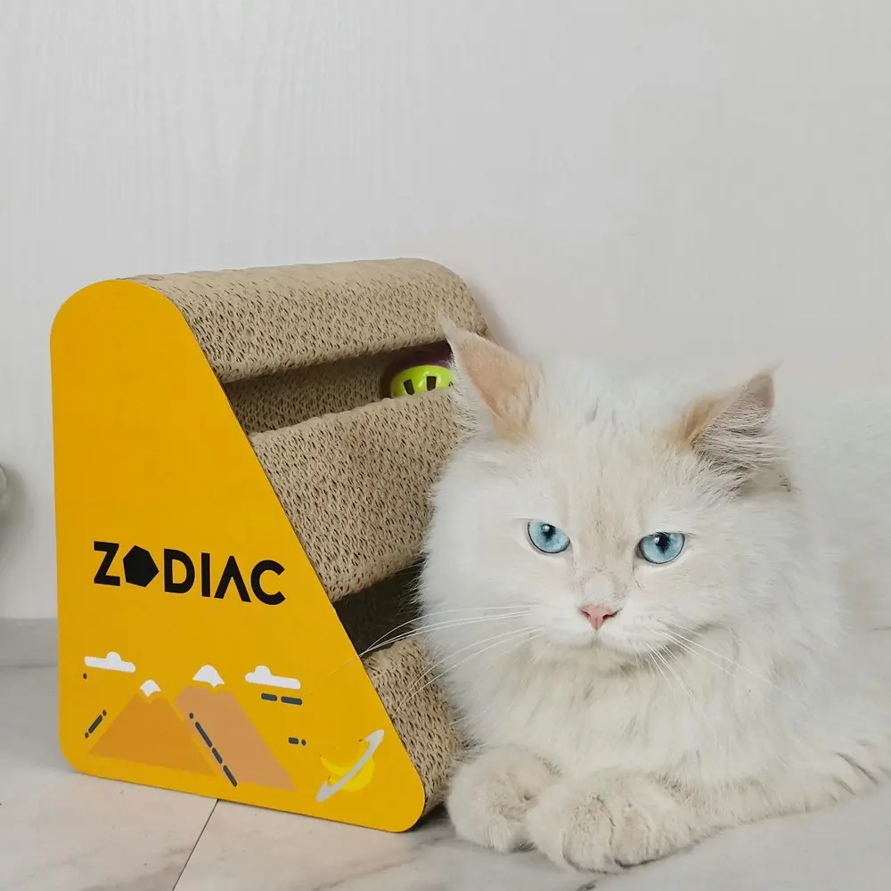 Zodiac Banana 28x17cm Triangle Pet Cat Scratcher w/ Ball Interactive Fun Toy