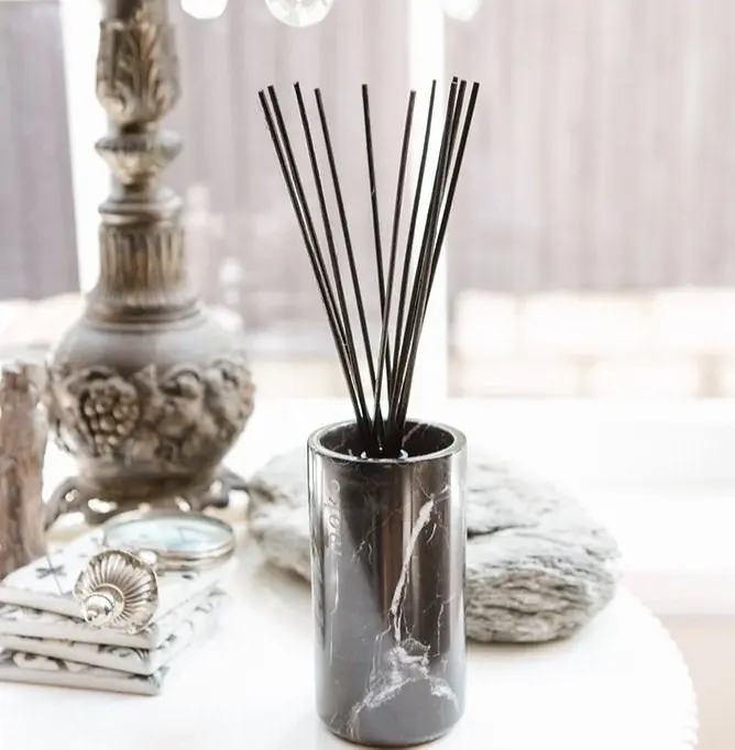 Inoko Australia | Multi Gift Set Marble -Diffuser Vessel, Diffuser Refill, Small Candle Vessel, & Small Candle Refill