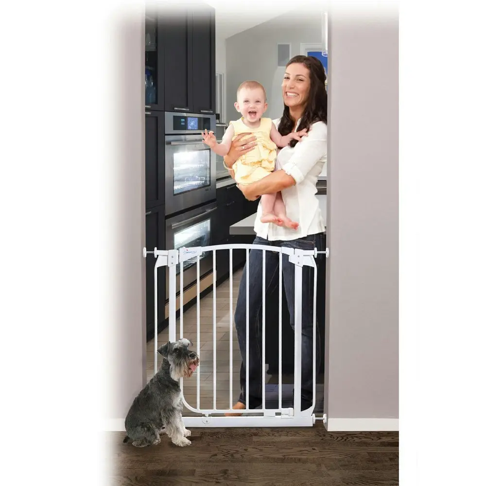 dreambaby Chelsea 82cm Auto-Close Security Safety Gate Kids/Child Barrier White