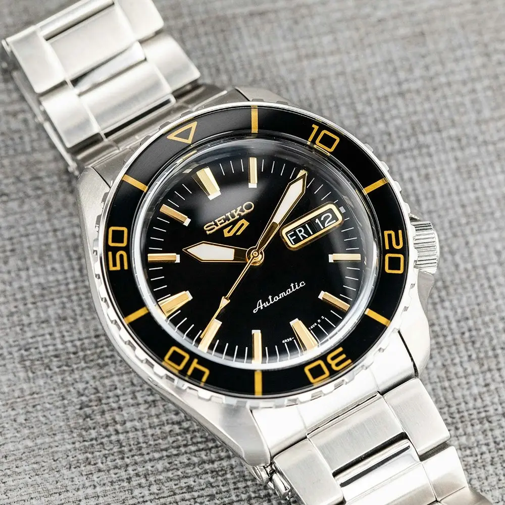 Seiko 5 SRPK99K SKX Suits Style