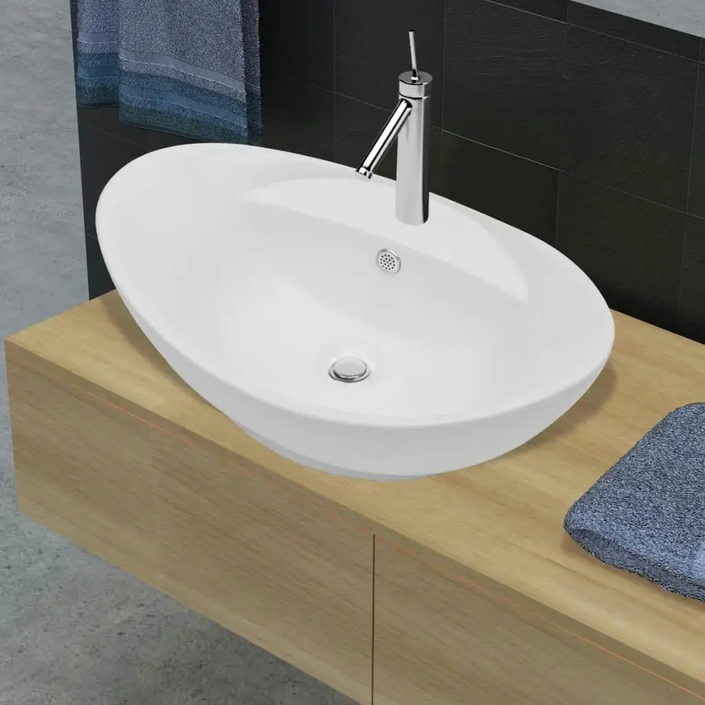 Luxury Ceramic Basin Oval with Overflow and Faucet Hole 140678