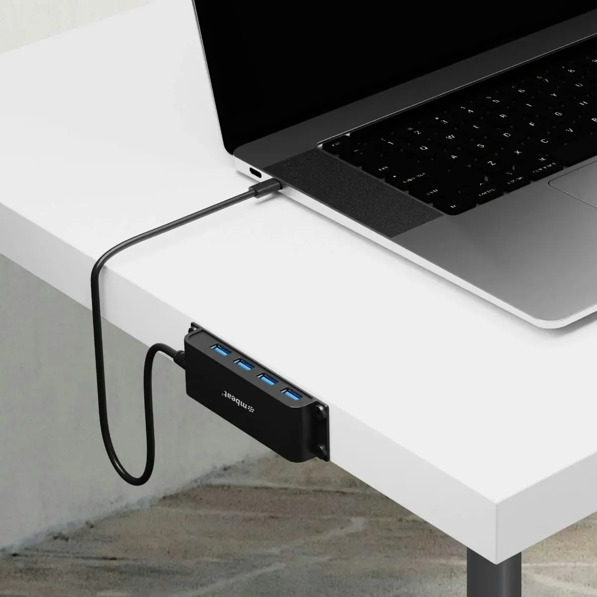 mBeat Mountable 4 Port Usb-a & Usb-c Adapter Hub - Black