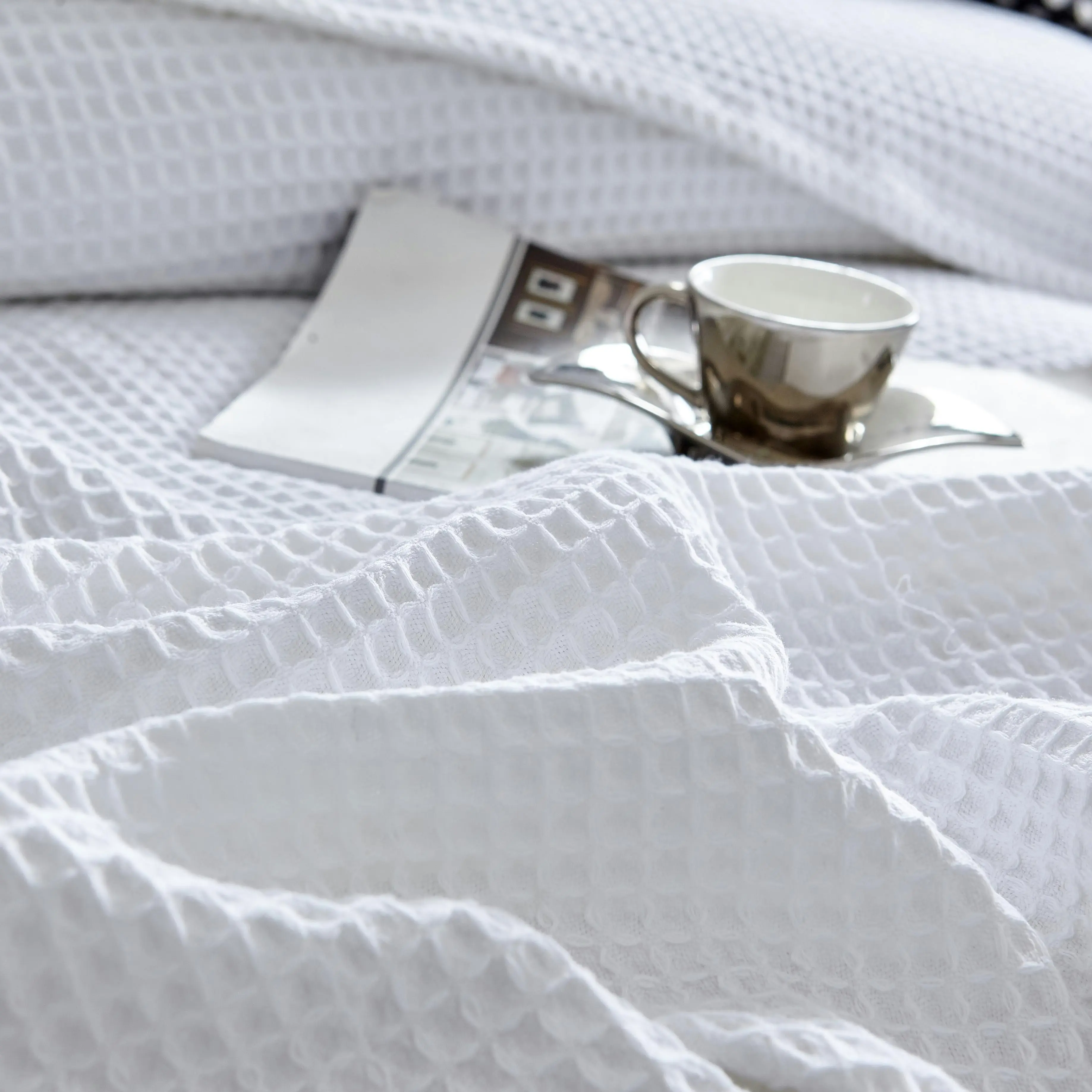 100% Cotton 350gsm White Large Chunky Waffle Blanket