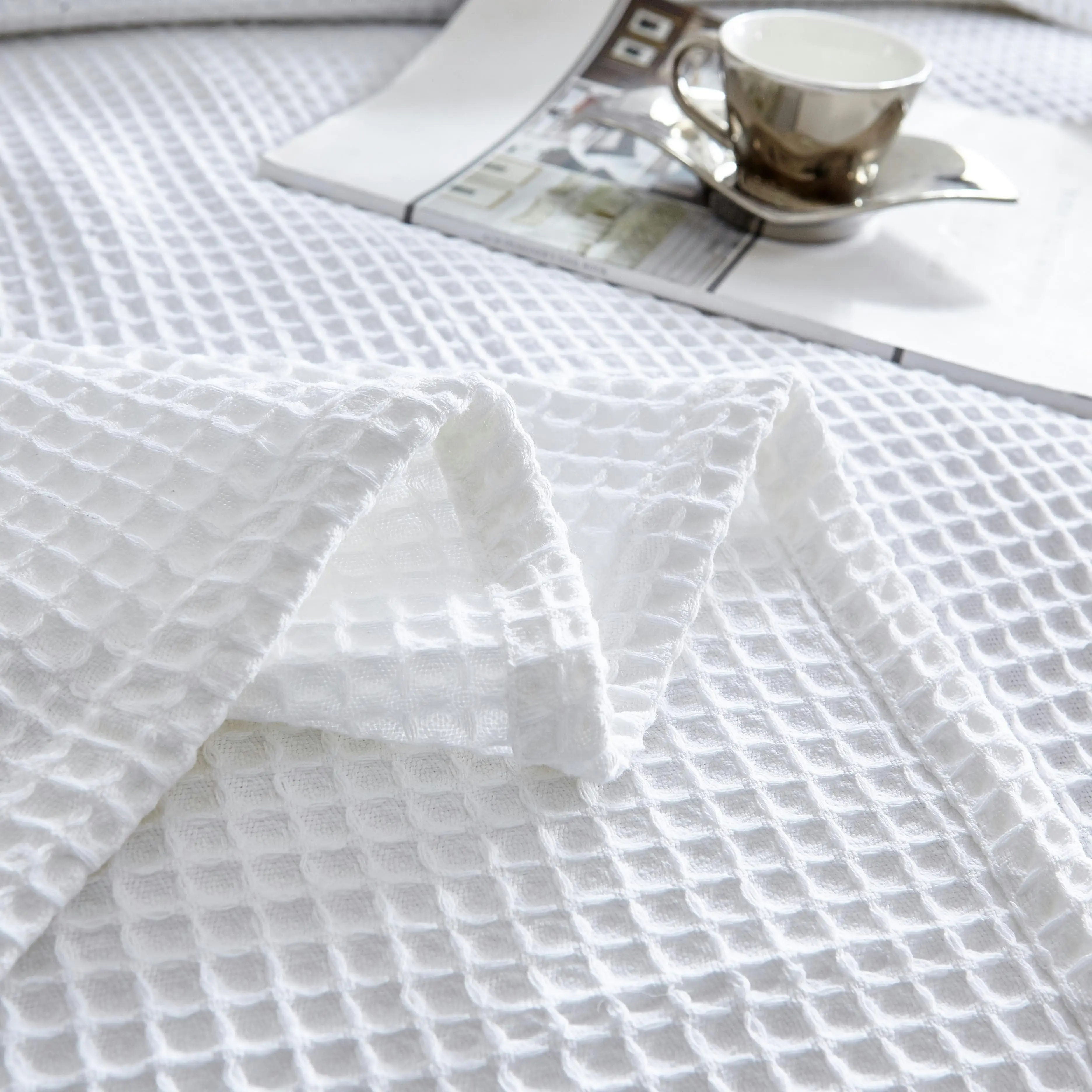 100% Cotton 350gsm White Large Chunky Waffle Blanket