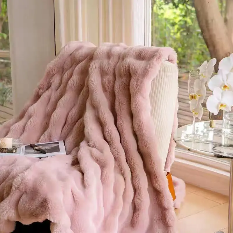 Super Soft Large Faux Fur Winter Blanket Throw Rug 200x230cm Pink