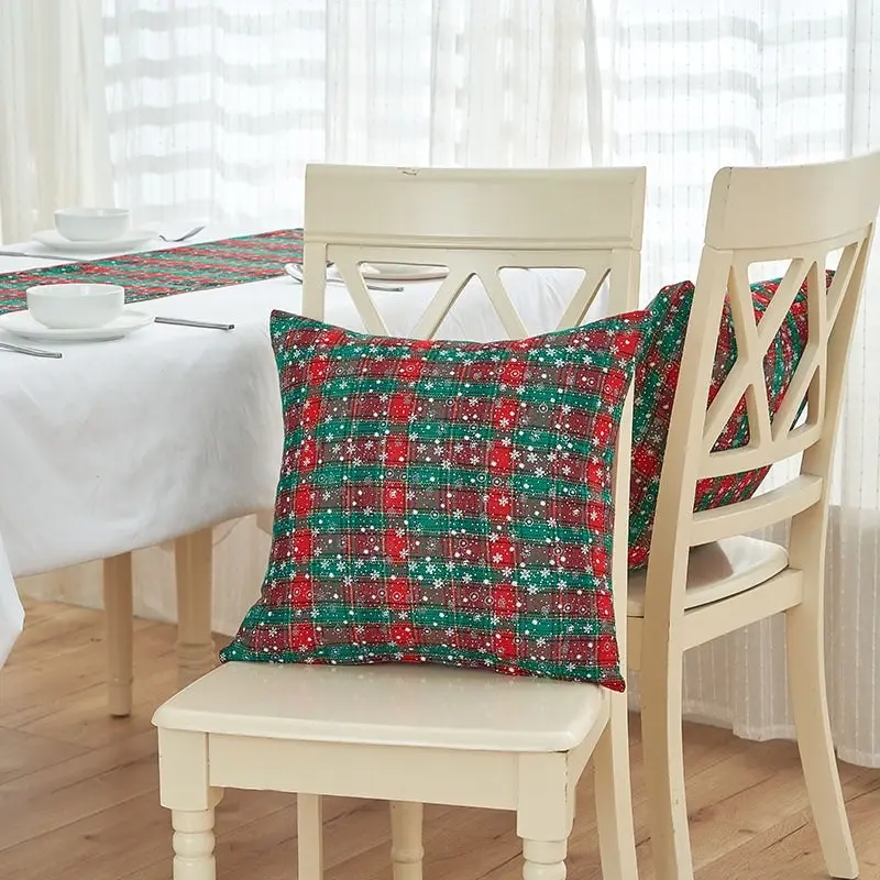 A pair of Christmas Pattern Square Cushion Pillow Covers 45x45cm