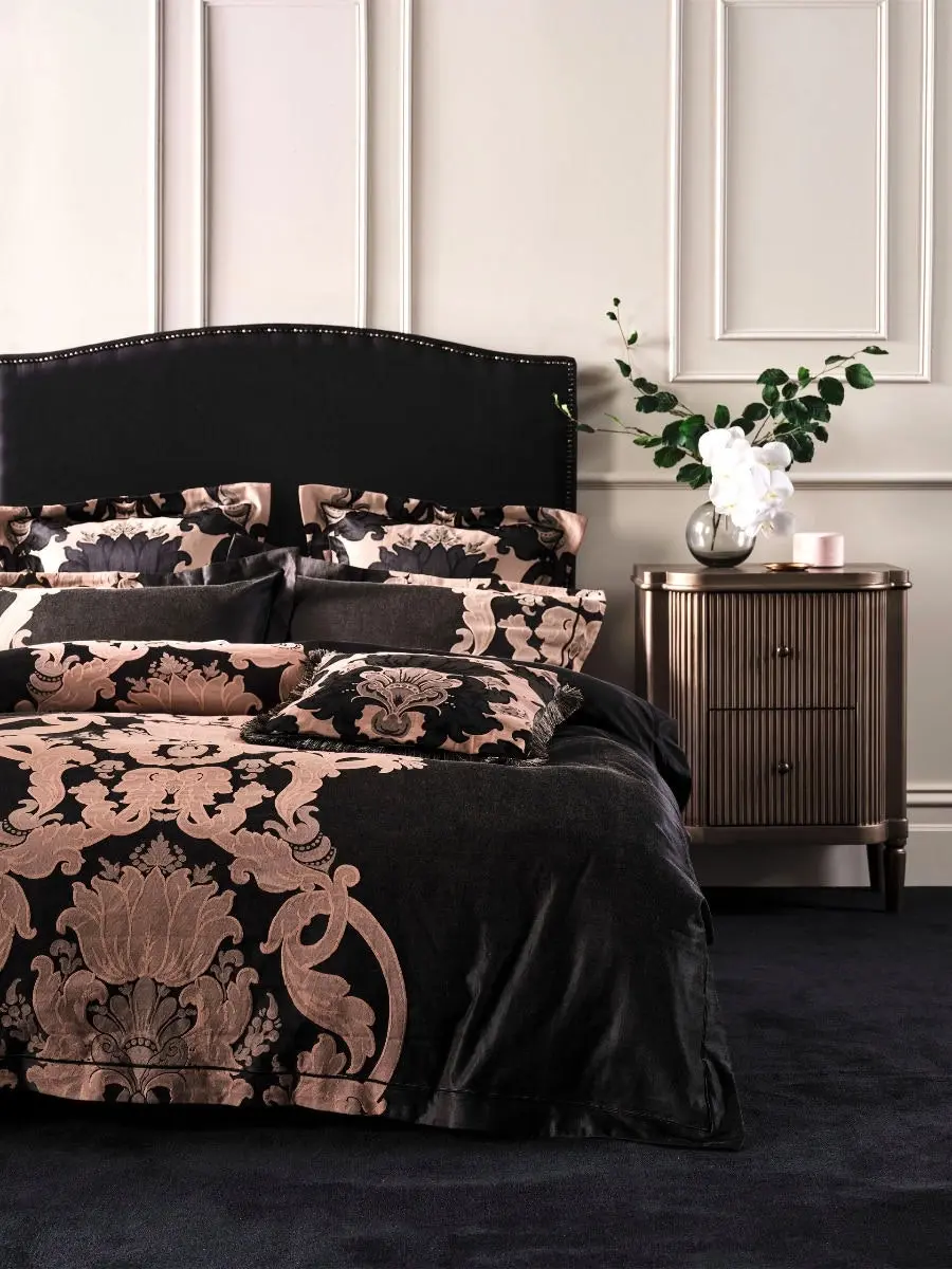 Grace By Linen House Dionisia Black Quilt Cover Set