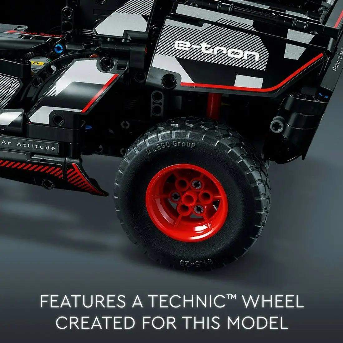 LEGO Technic Audi RS Q e-tron (42160)