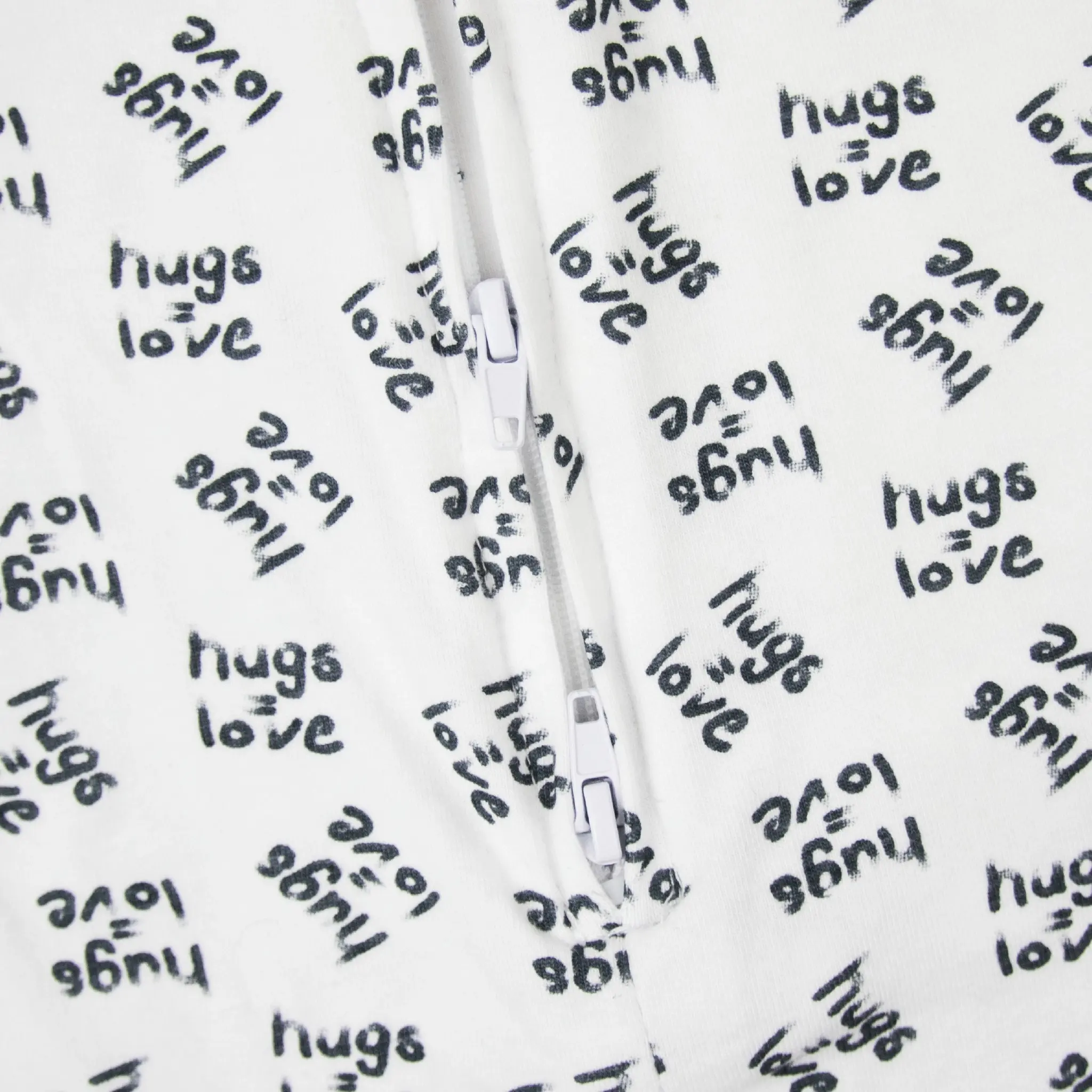 babystudio swaddlepouch cotton large (3-9m) - hugs equals love