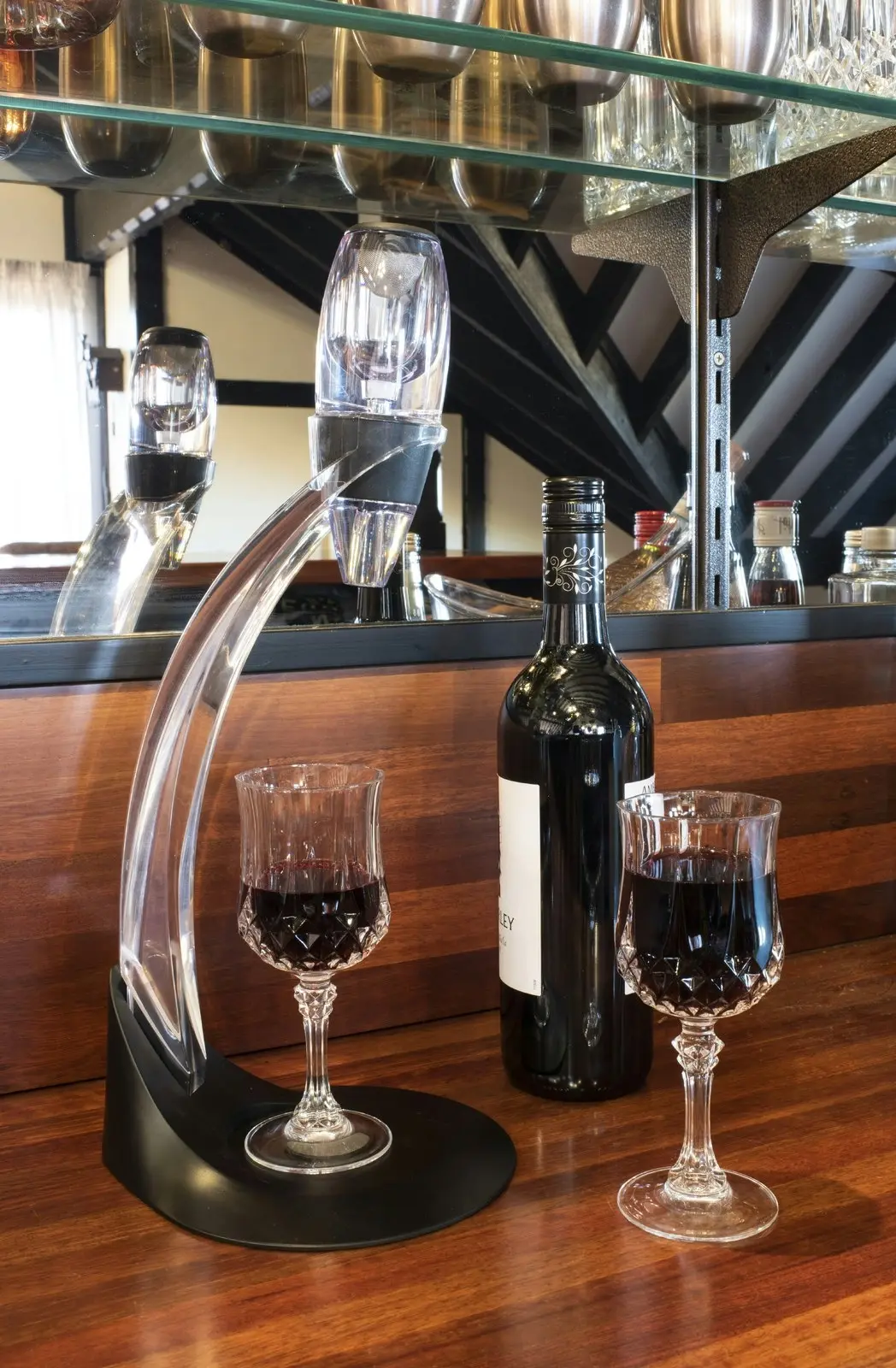 Avanti Deluxe Wine Aerator with Pouring Stand