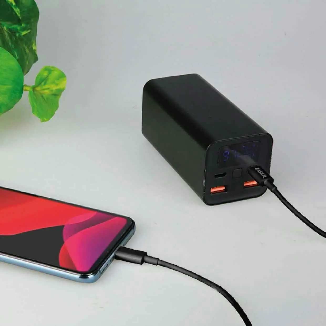 Laser Black 60W USB-C Cable 50cm Fast Charge & Sync - Compact Design