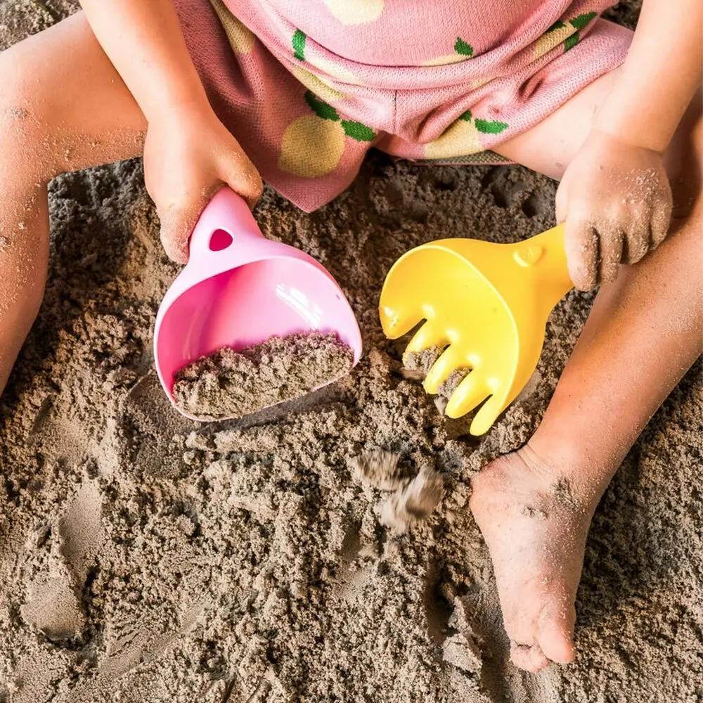 Quut Raki Kids/Childrens Gardening Rake + Scoop Toy - Banana Pink 10m+