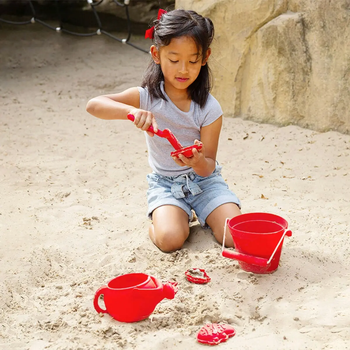 Bigjigs Toys 19cm Silicone Watering Can Kids/Children Play Toy  Cherry Red 18m+