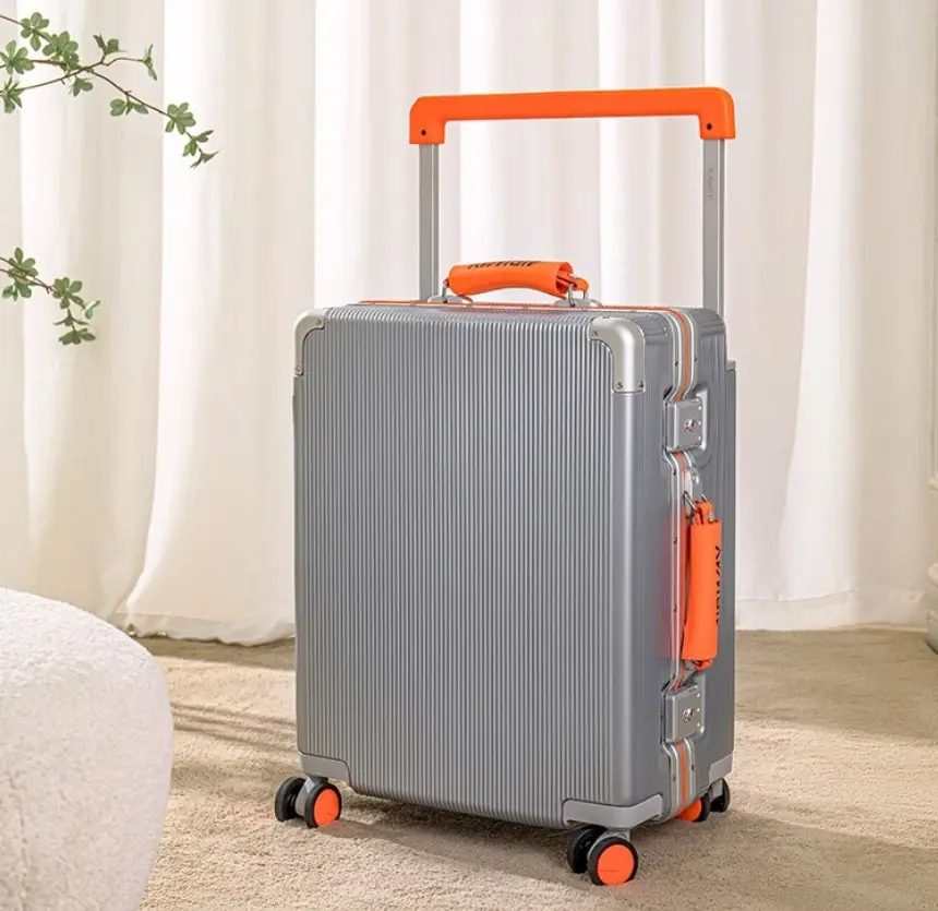 Airway Titan Carry - Aluminium Frame Suitcase Carry-On Luggage 20 Inch Silver