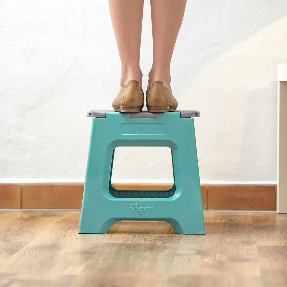 Vigar Compact Foldable 32cm Plastic Step Stool Outdoor/Kitchen Chair Turquoise