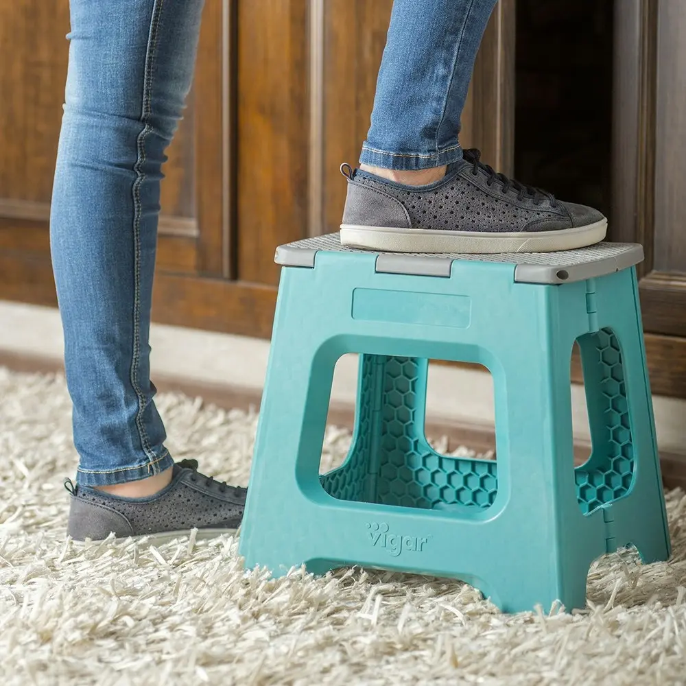 Vigar Compact Foldable 32cm Plastic Step Stool Outdoor/Kitchen Chair Turquoise