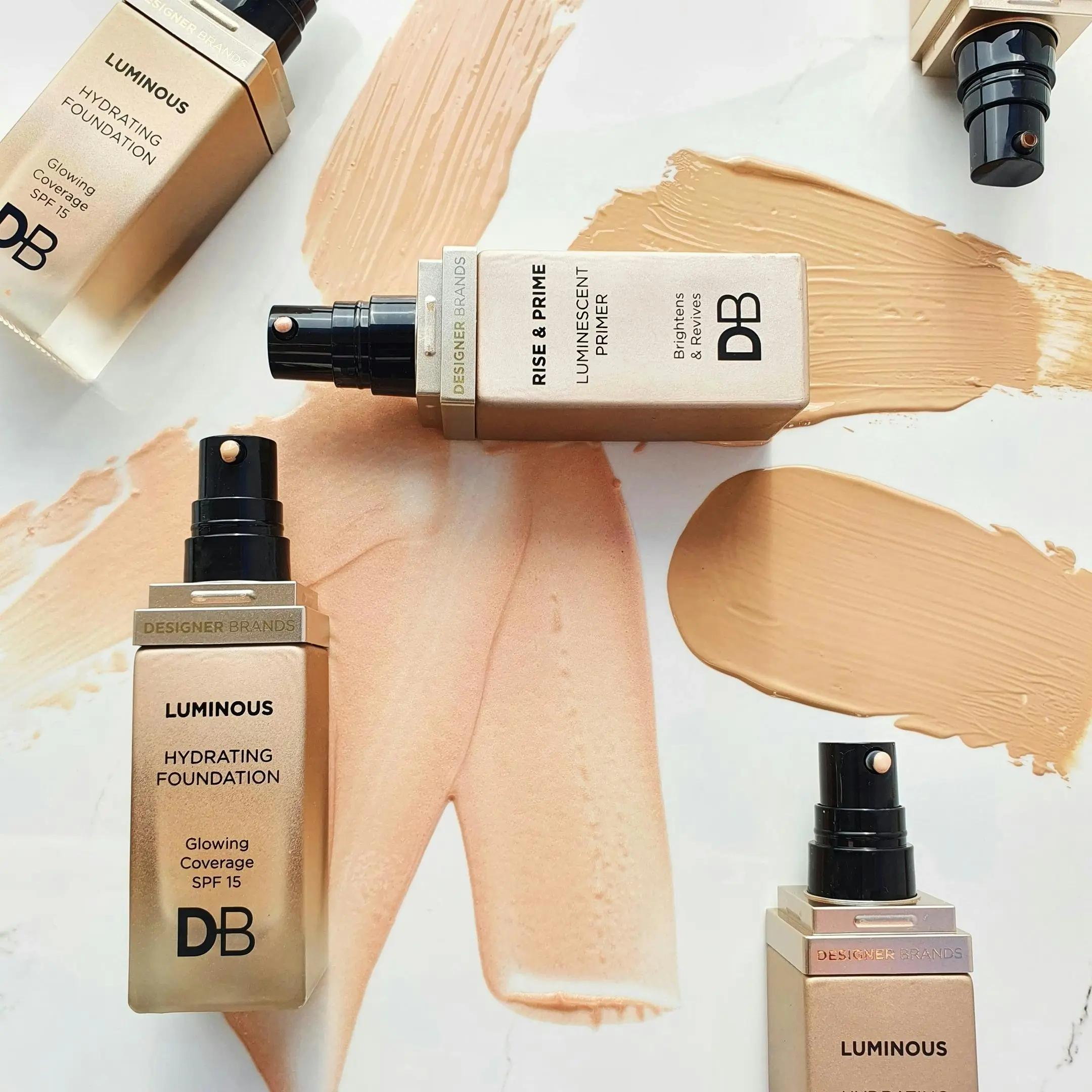 Designer Brands Luminous Hydrating Foundation Classic Honey