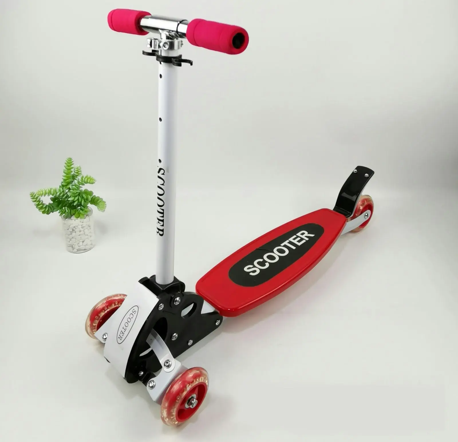 3 Wheels Lean and Steer Kids Tri Scooter (Red)