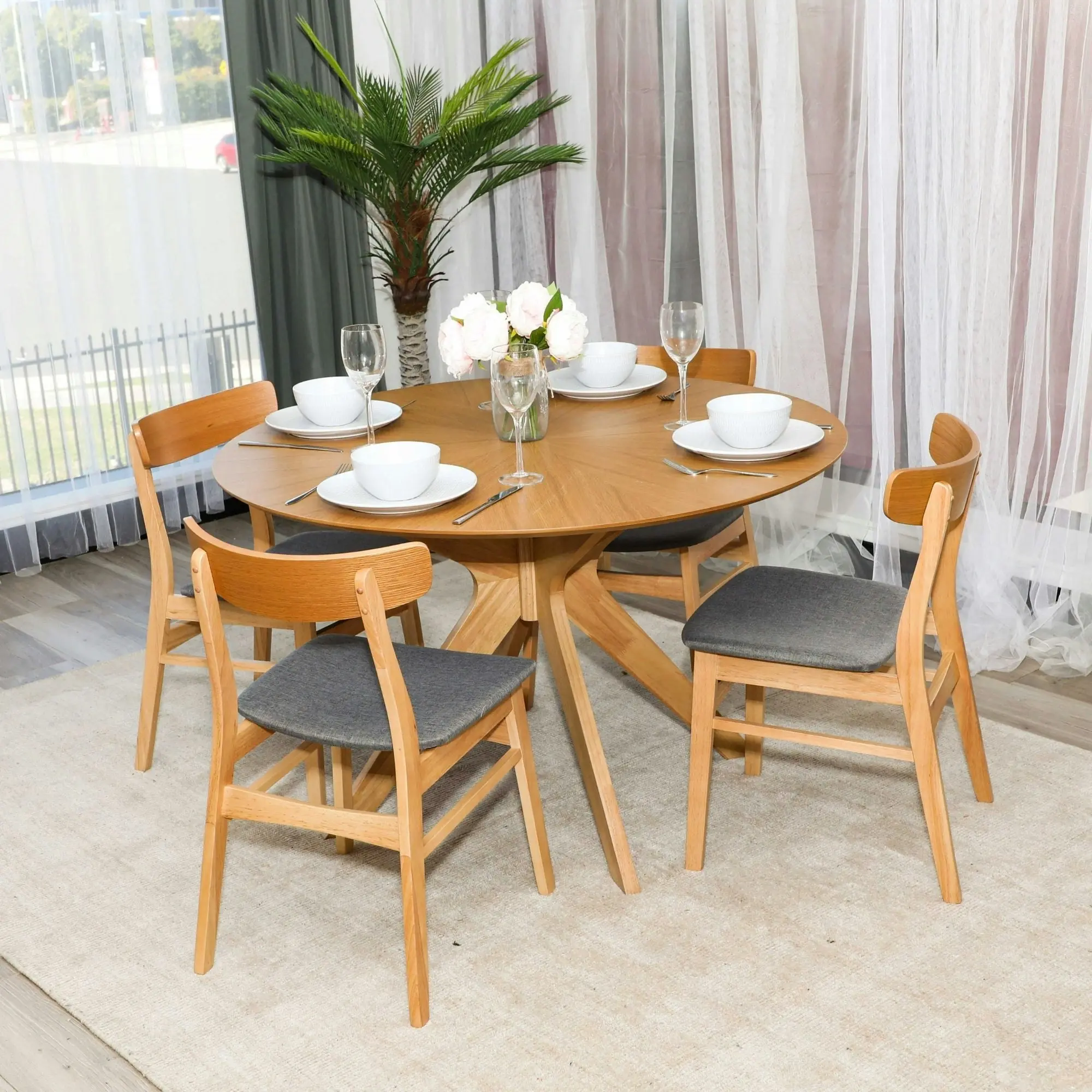 Thiago 120cm Round Dining Table Oak