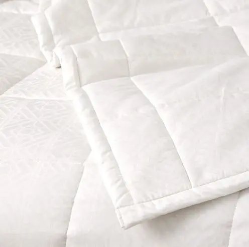 White Mosaic 500 TC Cotton Jacquard Comforter Set by Ddecor Home