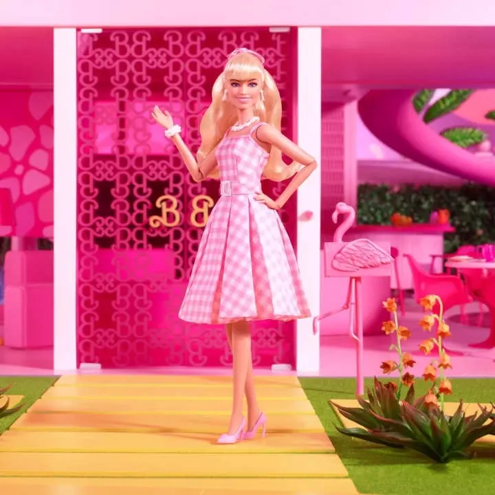 Barbie the Movie Margot Robbie As Barbie In Pink Gingham Dress