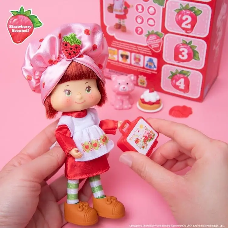 Strawberry Shortcake Fashion Doll 5.5"