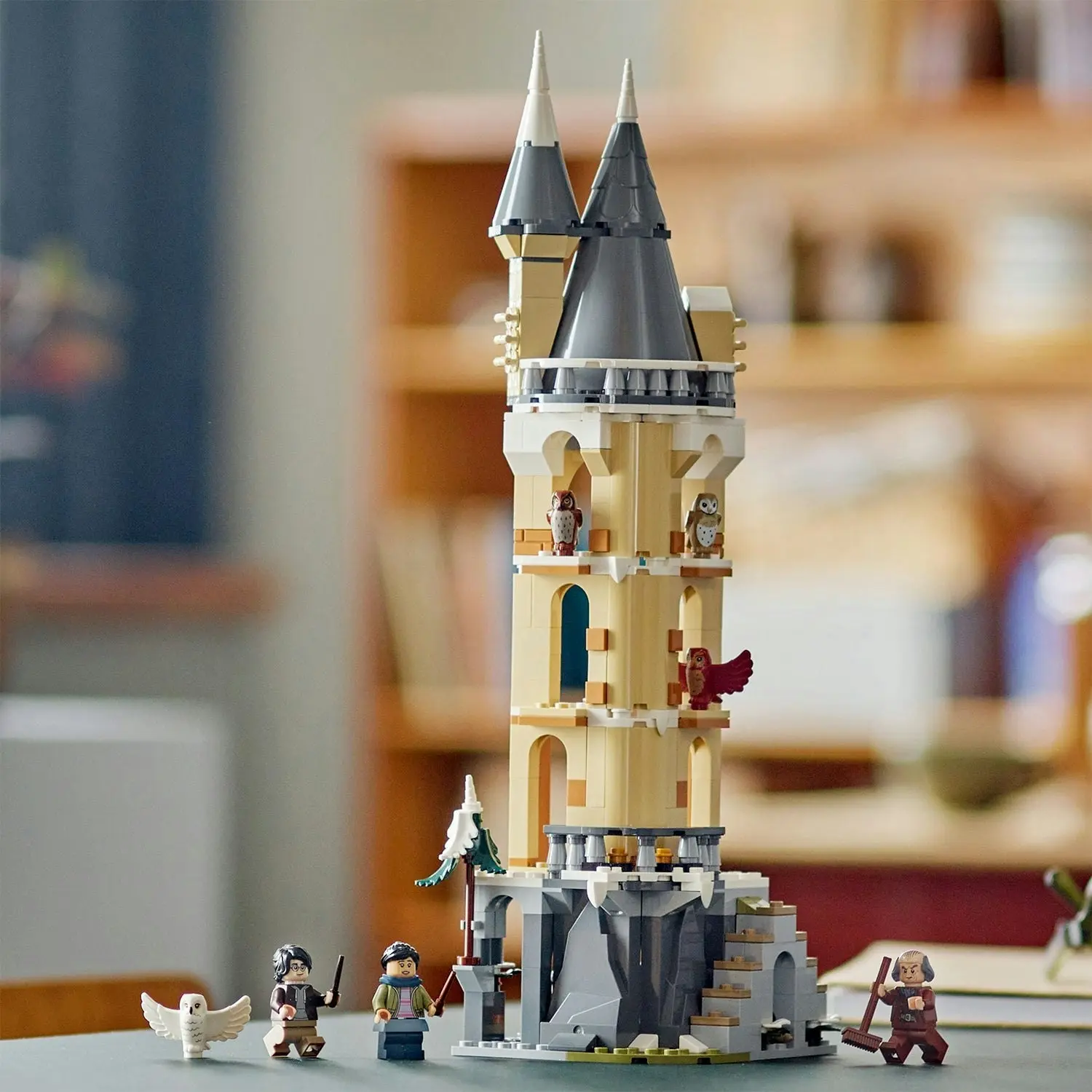 LEGO Hogwarts Castle Owlery 76430