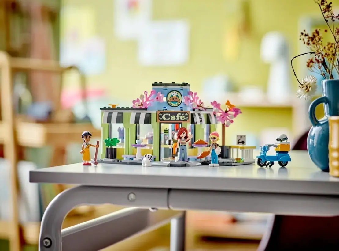 LEGO Friends Heartlake City Café 42618