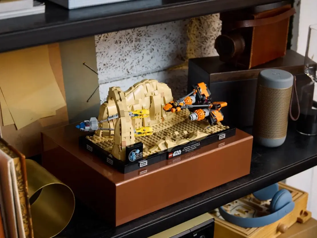 LEGO Star Wars Mos Espa Podrace Diorama 75380