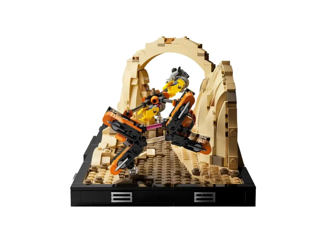 LEGO Star Wars Mos Espa Podrace Diorama 75380