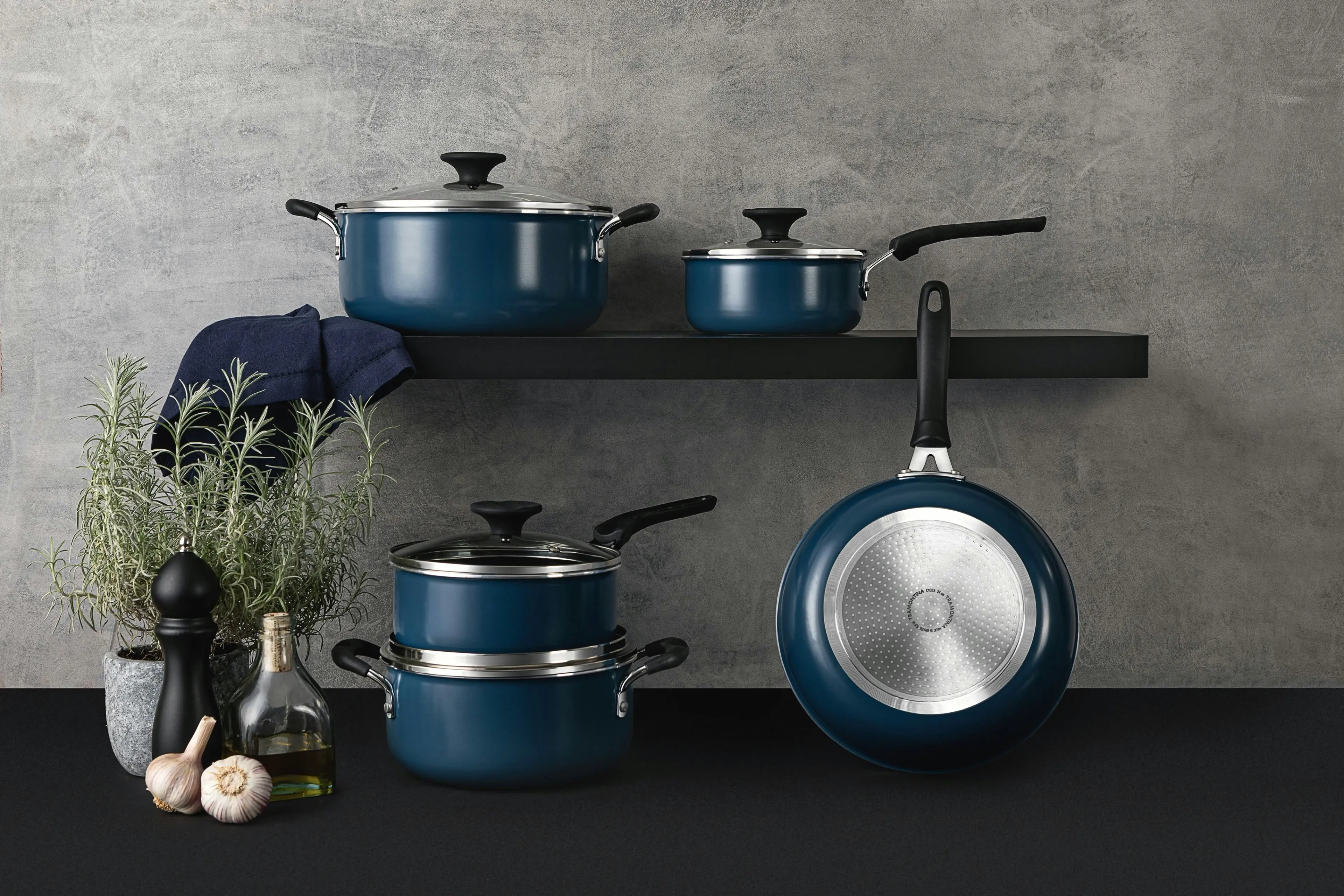 Tramontina Tunis 5-Piece Aluminum Cookware Set with Ceramic Internal Coating and Mediterranean Blue Silicone Exterio